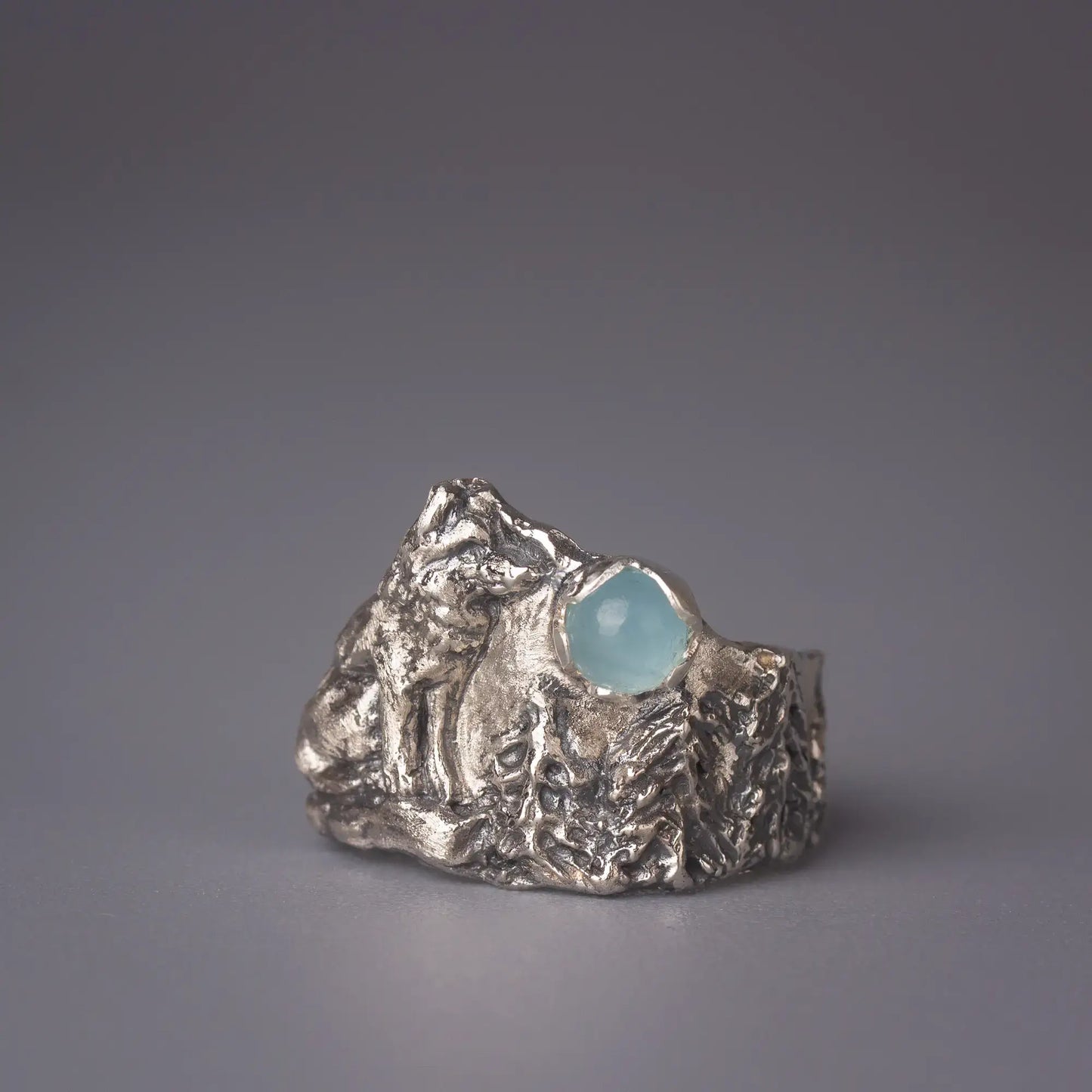 Wolf Ring in Silver with aquamarine Gemstone, Forest Wild Animal Jewelry front view