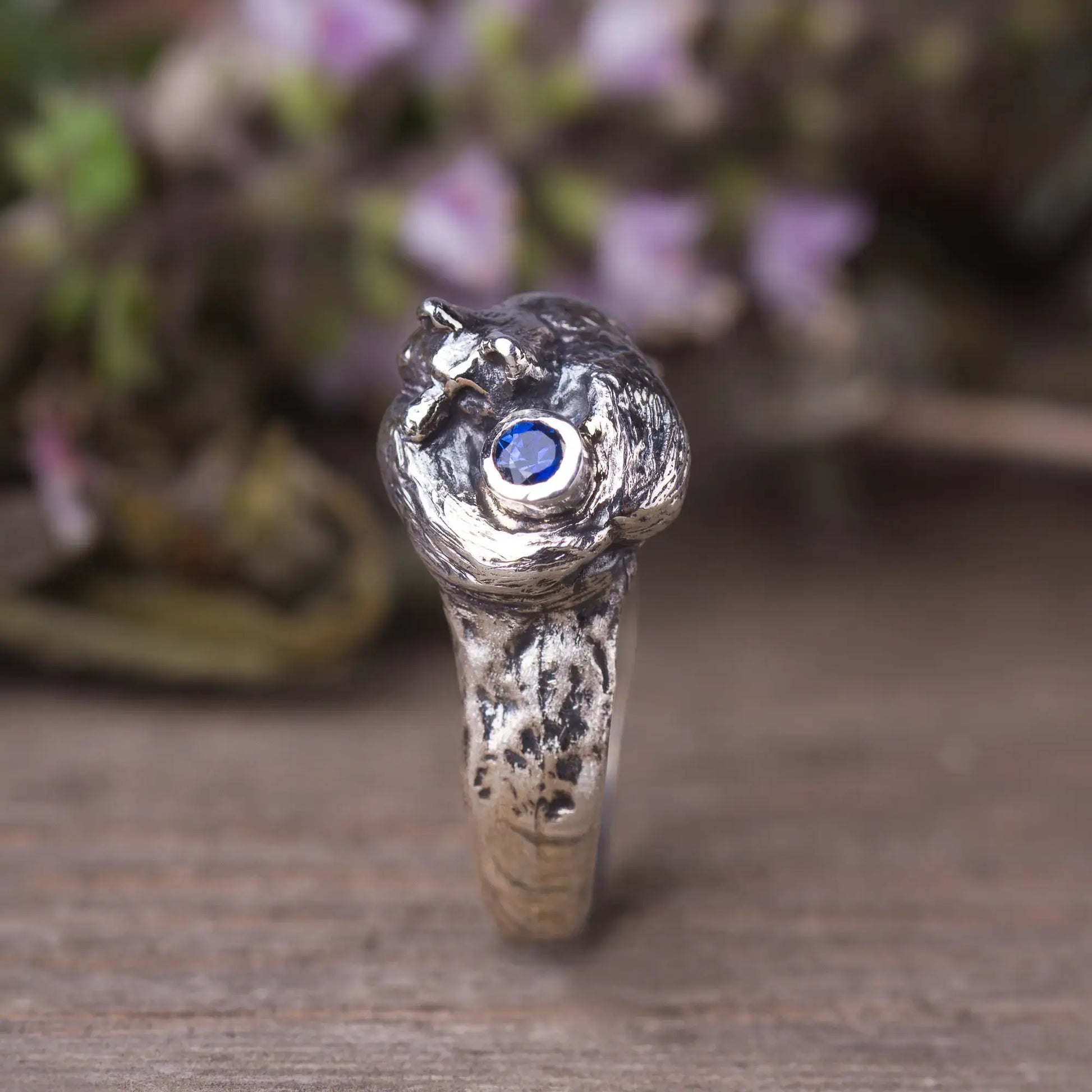 fox silver ring with blue sapphire top view 