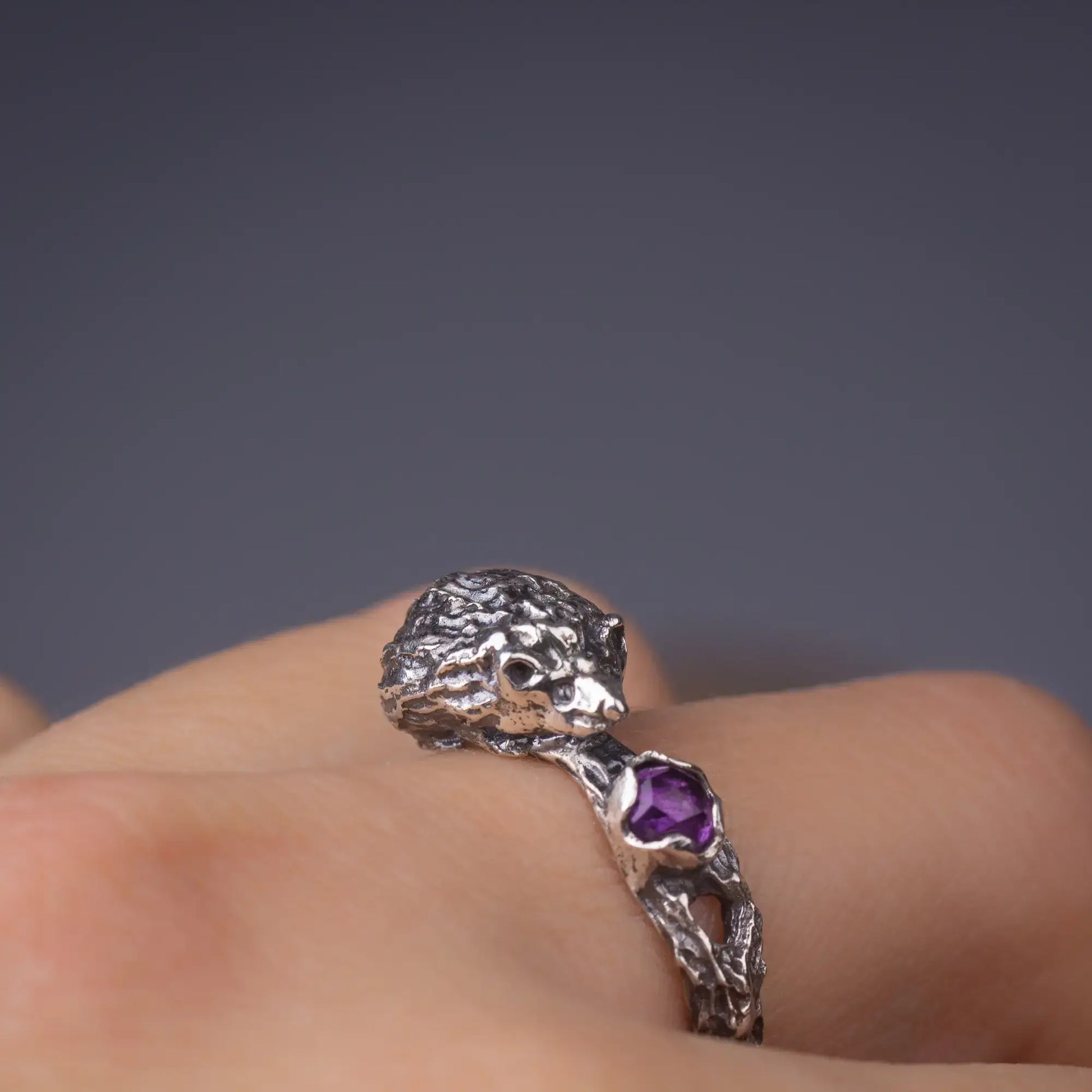 Hedgehog ring in sterling silver with amethyst gemstone, handmade cute animal jewelry, 3D hedgehog design on finger.