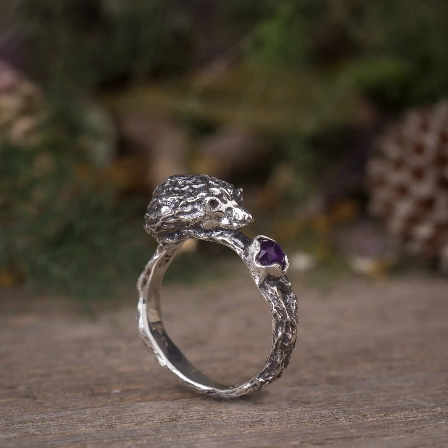 Sterling silver 3D hedgehog ring with amethyst gemstone, cute handmade animal jewelry, perfect hedgehog lover gift